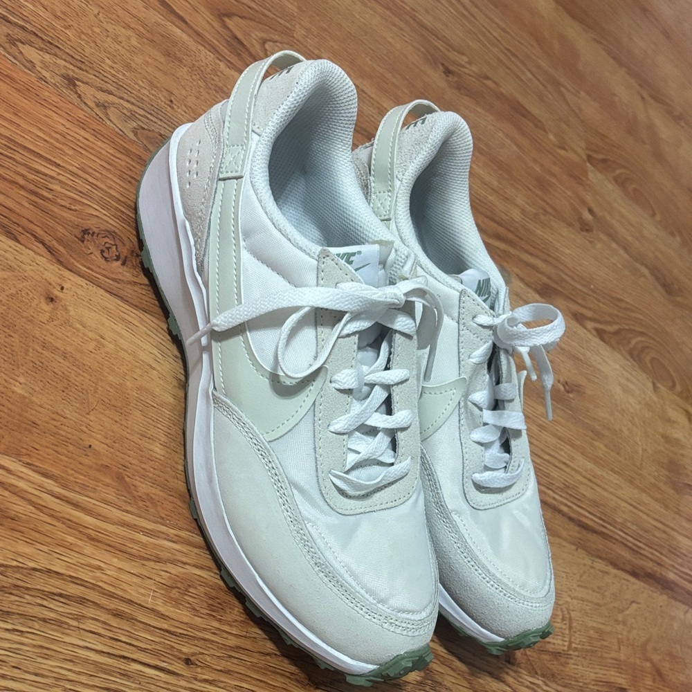 Nike Women's Pale Mint and White Retro Runner Sneakers